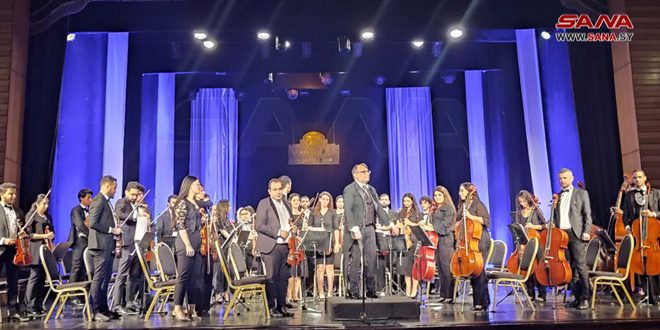 Maestro Misak Baghboudarian leads the Arab Youth Philharmonic Orchestra in Cairo